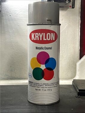Metallic Enamel Spray Paint - Silver vintage